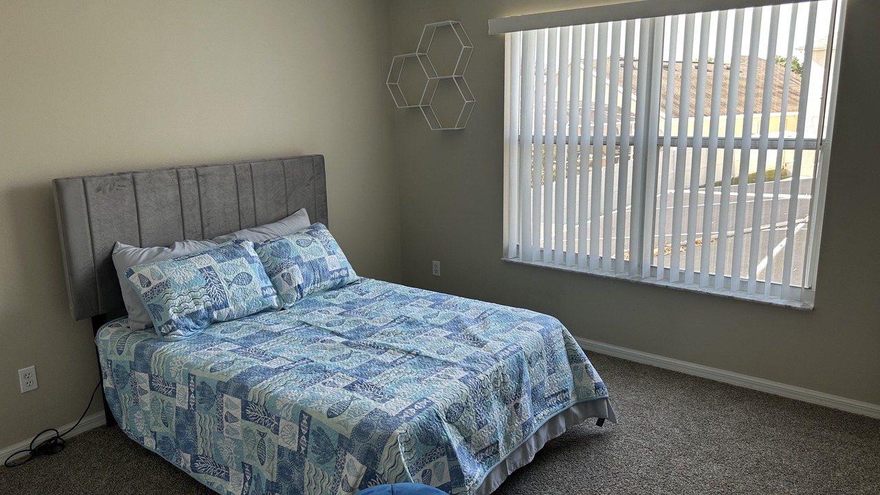 Photo of Bedroom in Lake Davenport Estates