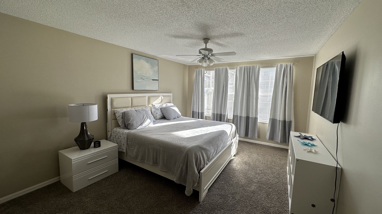 Photo of Bedroom in Lake Davenport Estates