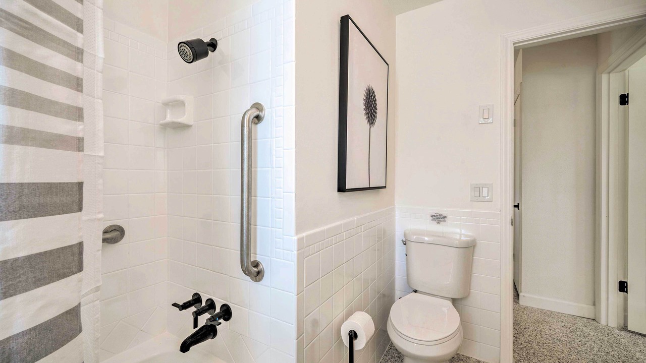 Photo of Bathroom in Tavares