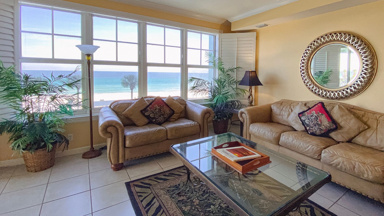 Photo of Livingroom in Silver Sands Beach