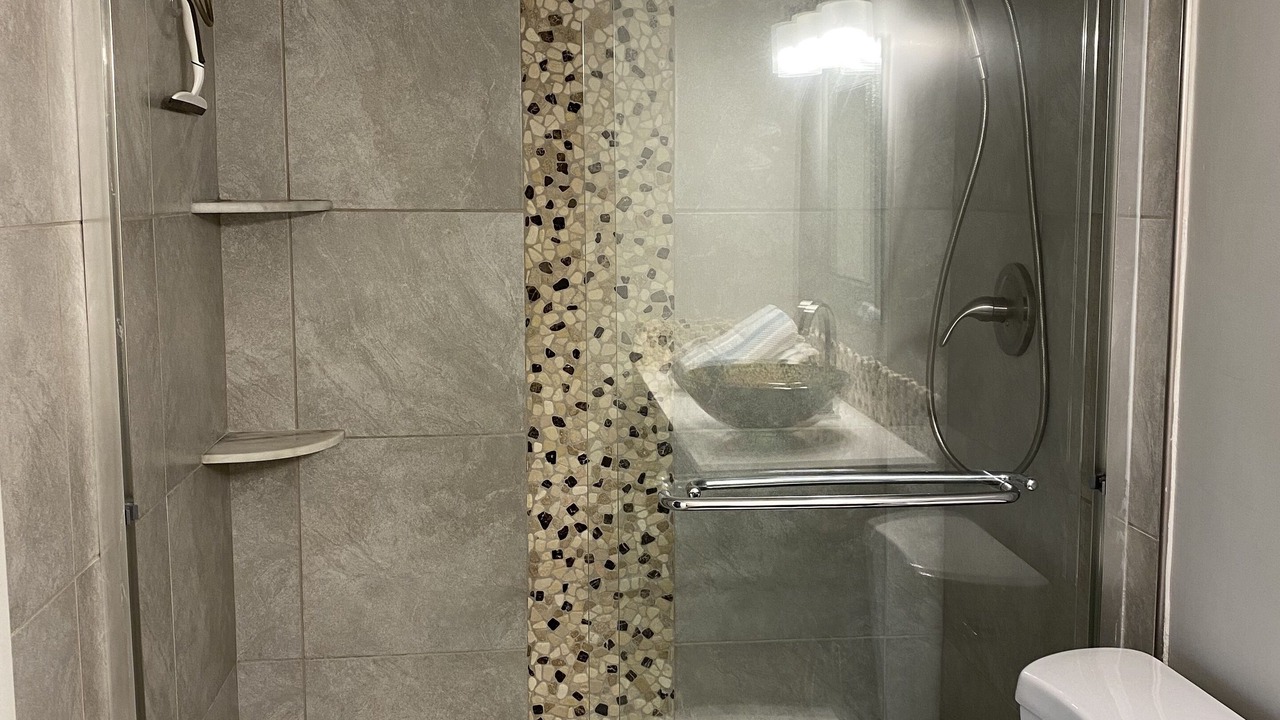 Photo of Bathroom in Kings Lake