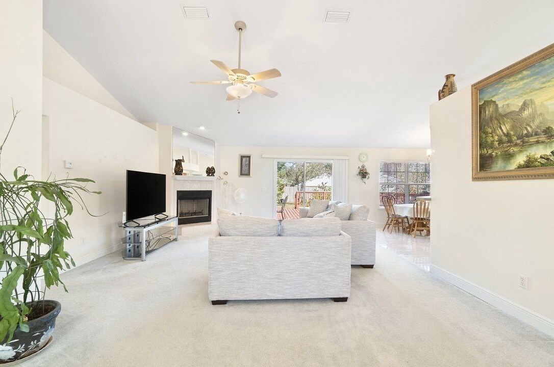 Photo of Livingroom in Northeast Pensacola