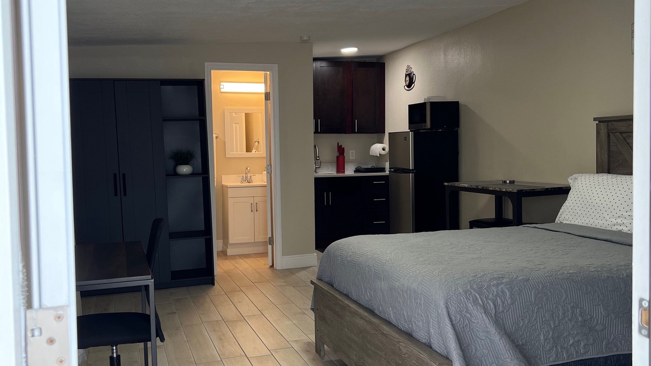 Photo of Bedroom in Egypt Lake-Leto