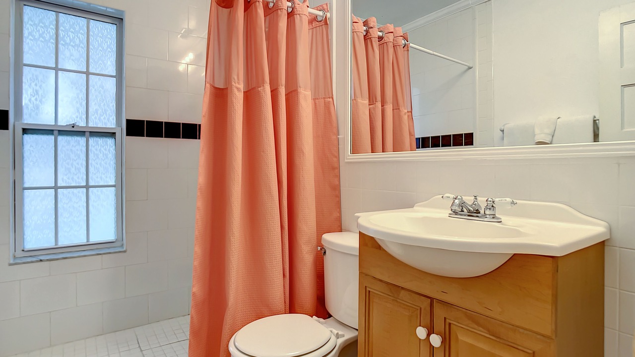 Photo of Bathroom in New Smyrna Beach