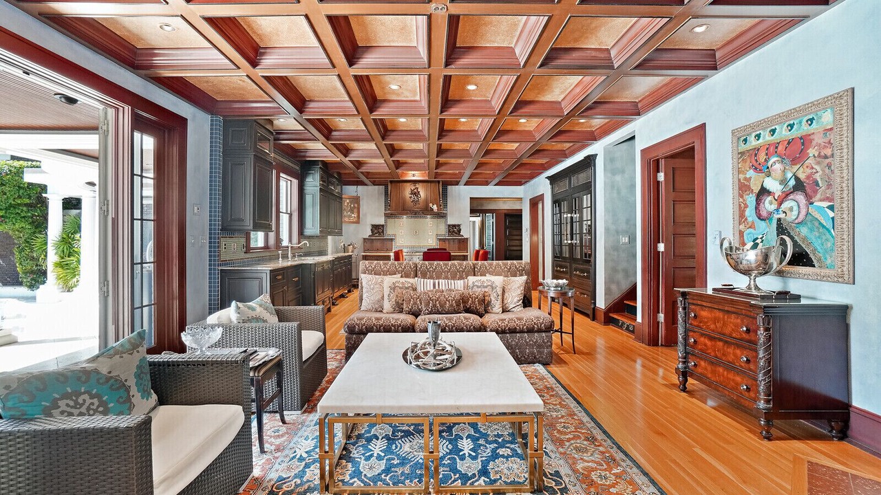 Photo of Livingroom in Crescent Lake