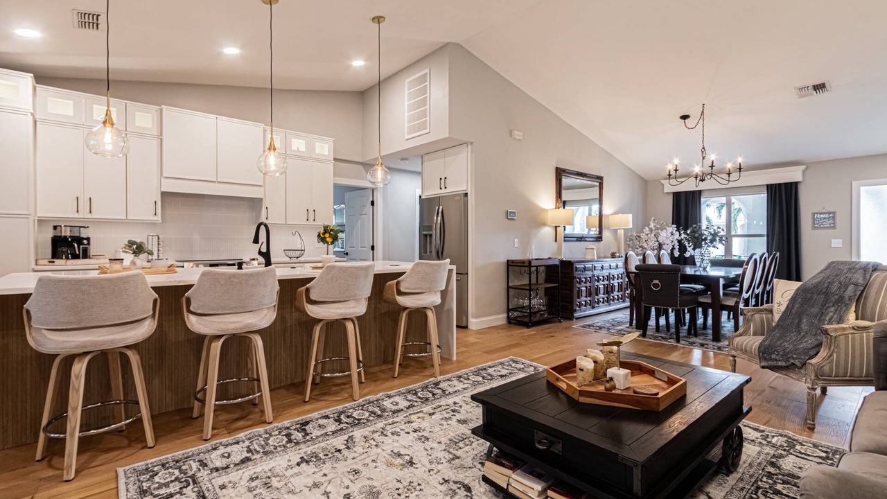 Photo of Livingroom in Crown Pointe