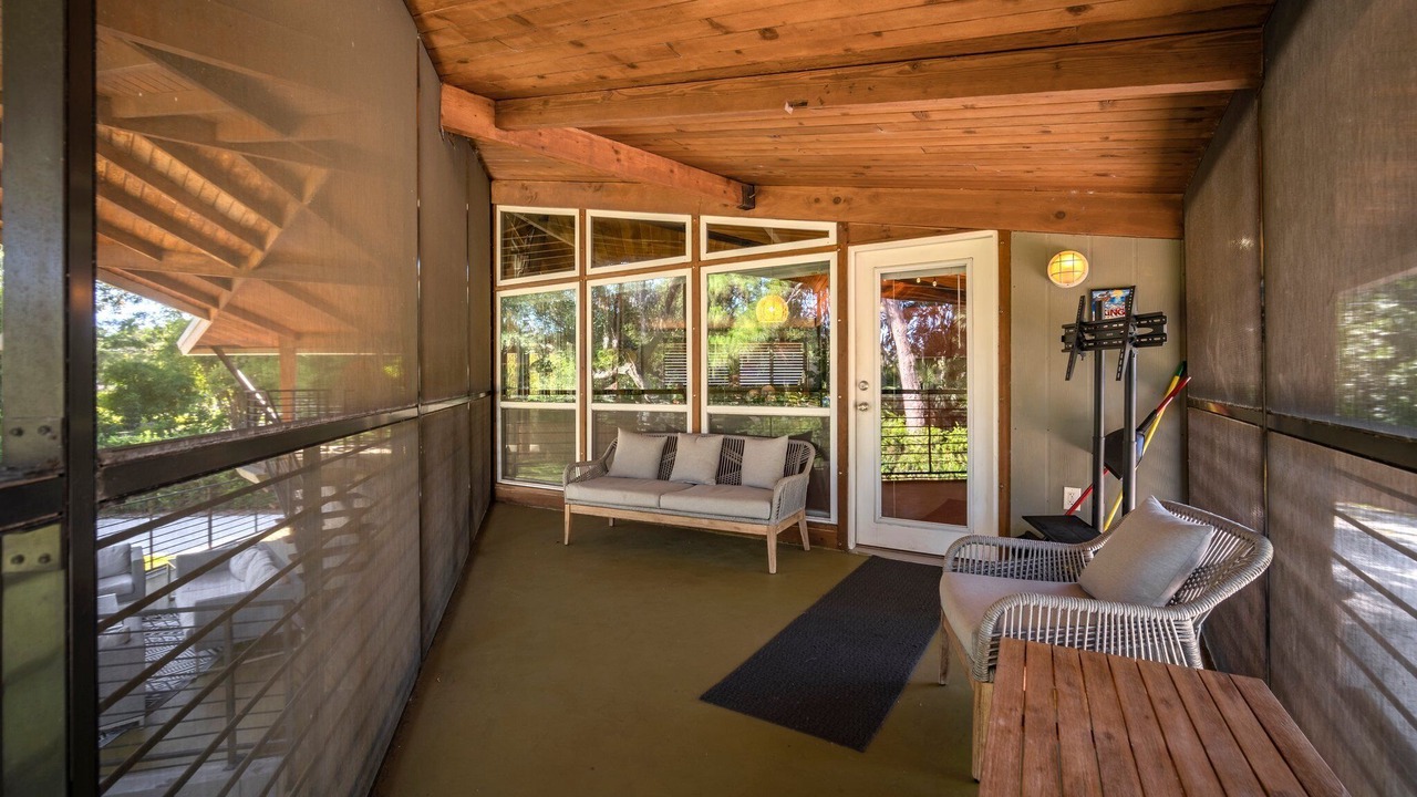 Photo of Patio Balcony in Greater Pinellas Point