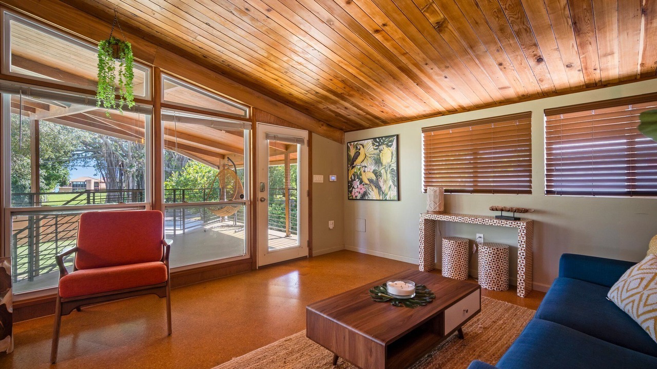 Photo of Livingroom in Greater Pinellas Point