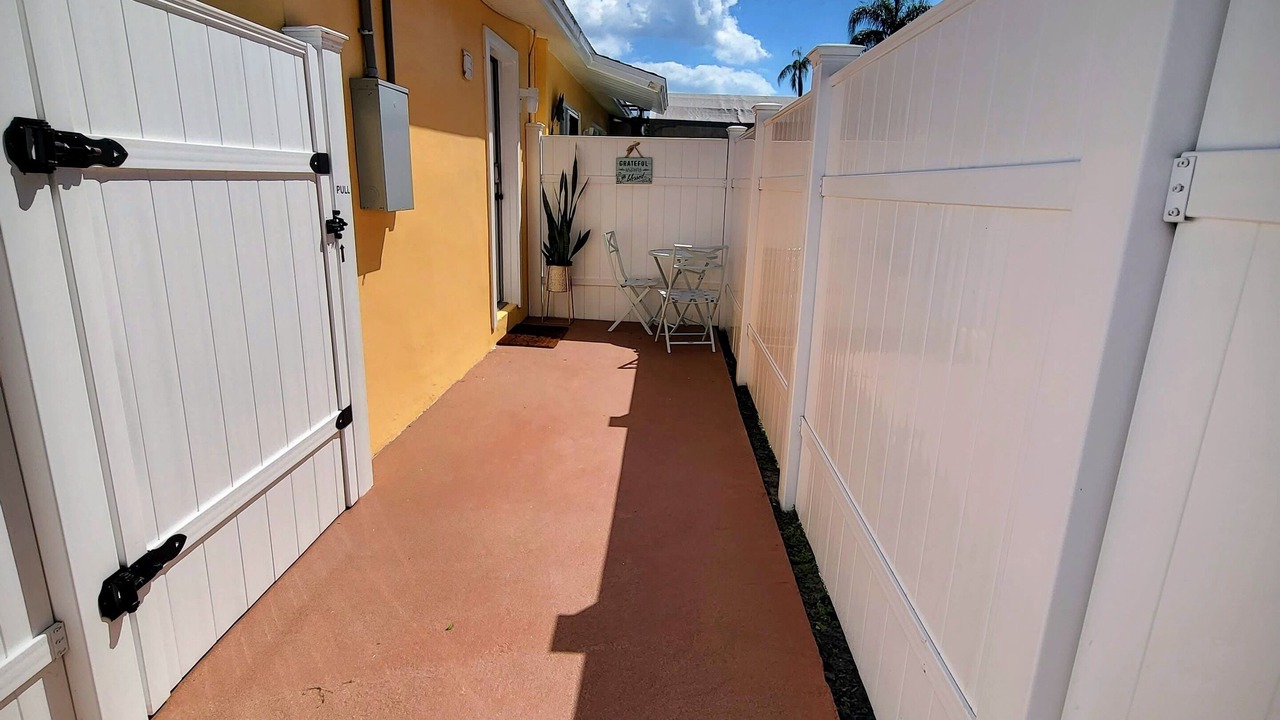 Photo of Patio Balcony in Bay Crest Park