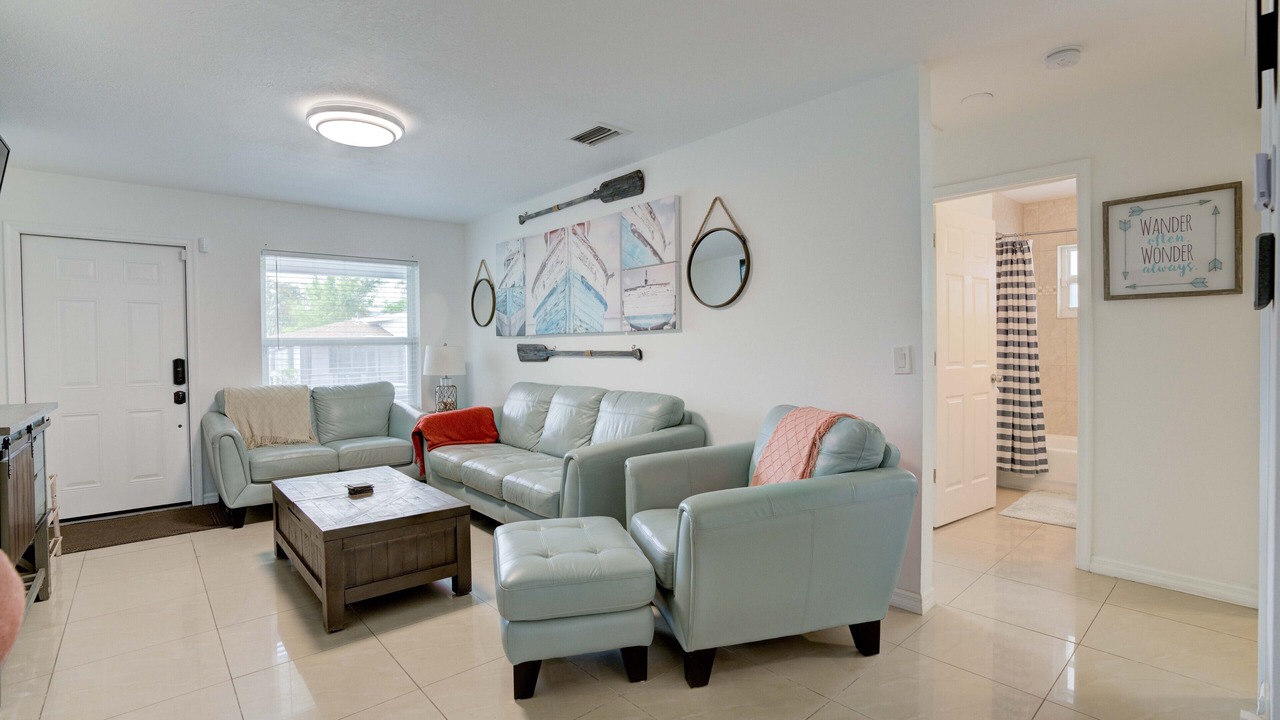 Photo of Livingroom in Riviera Beach