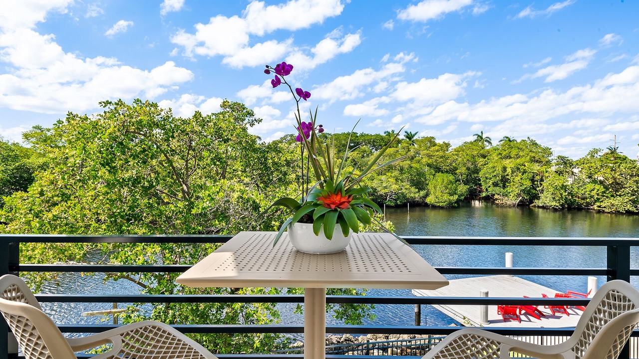 Photo of Outdoor in Middle River Terrace