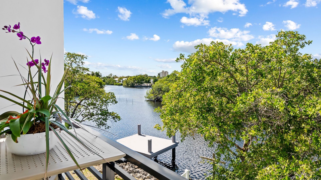 Photo of Outdoor in Middle River Terrace