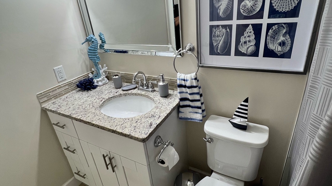 Photo of Bathroom in Pinecrest West Park