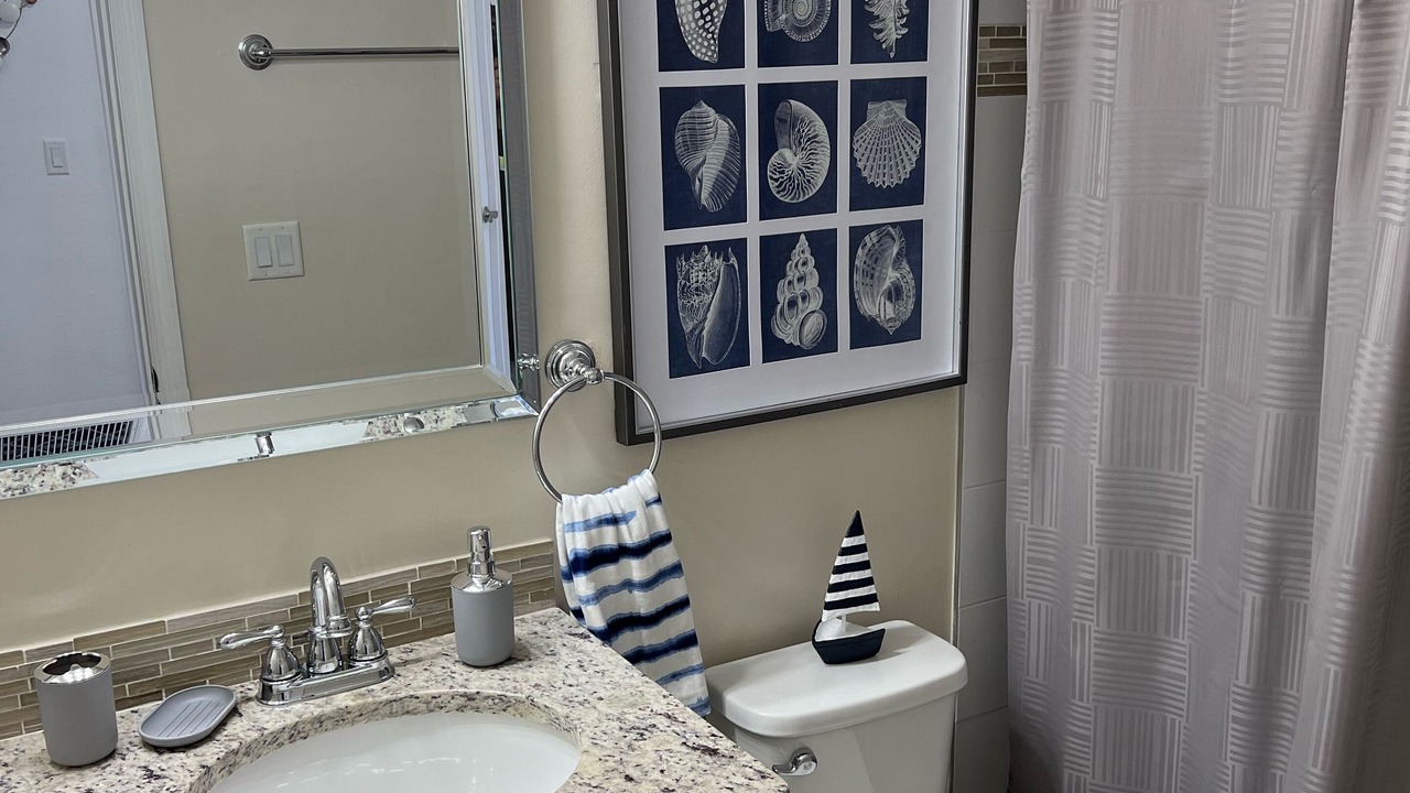 Photo of Bathroom in Pinecrest West Park