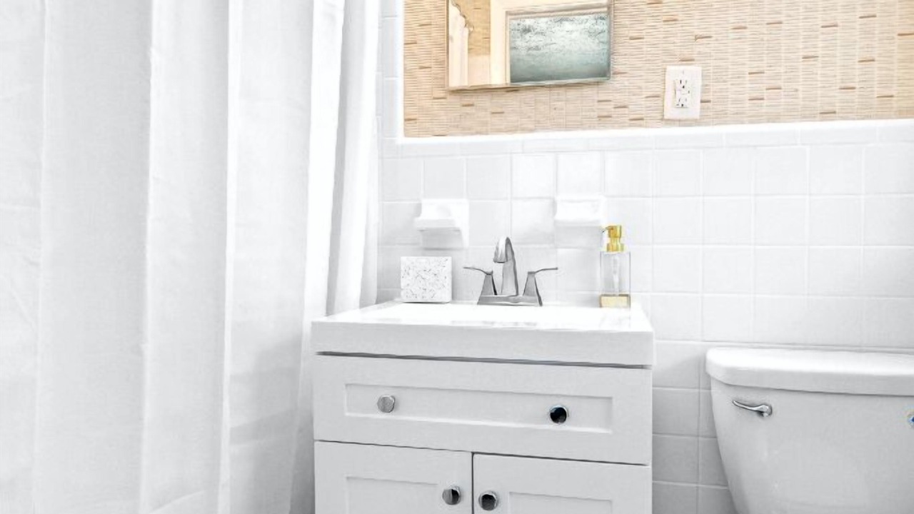 Photo of Bathroom in Harbor Bluffs