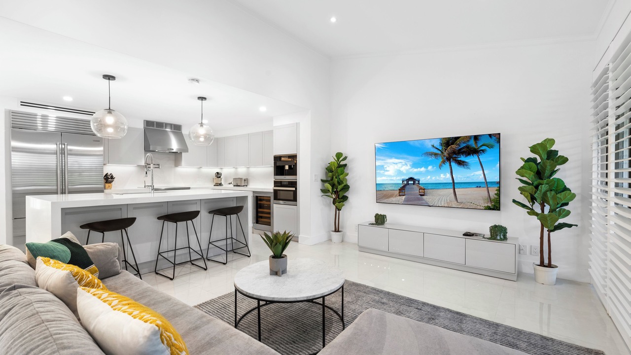 Photo of Livingroom in Hunt Club