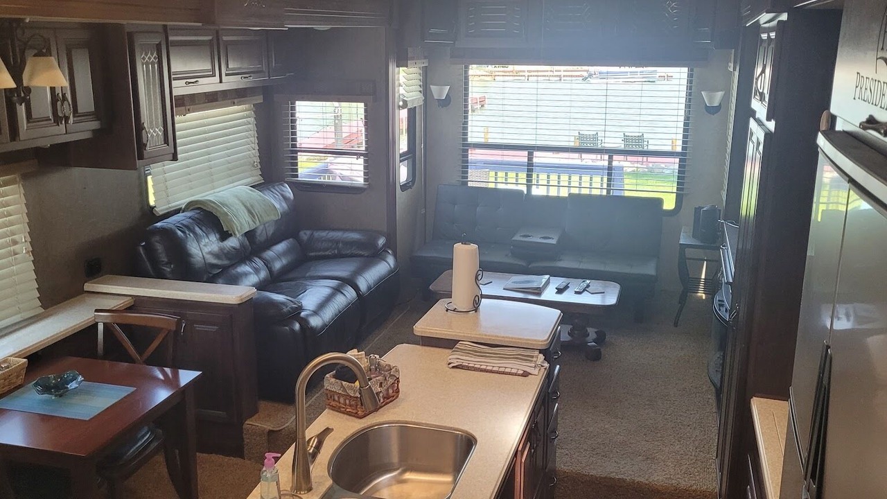 Photo of Livingroom in Oak Hill