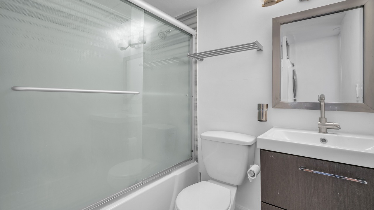 Photo of Bathroom in West Avenue