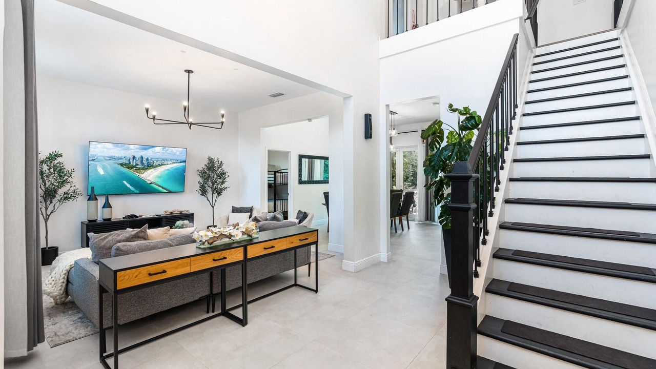 Photo of Livingroom in Hillsboro Pines