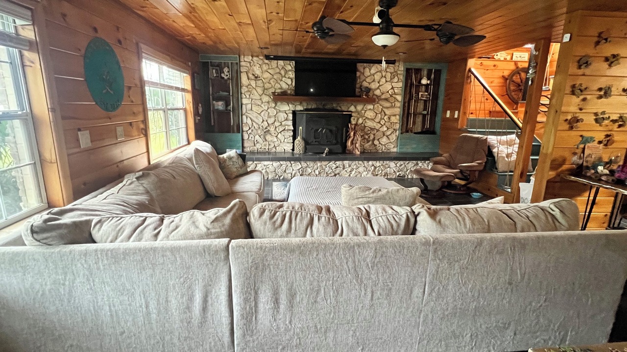 Photo of Livingroom in Inglis