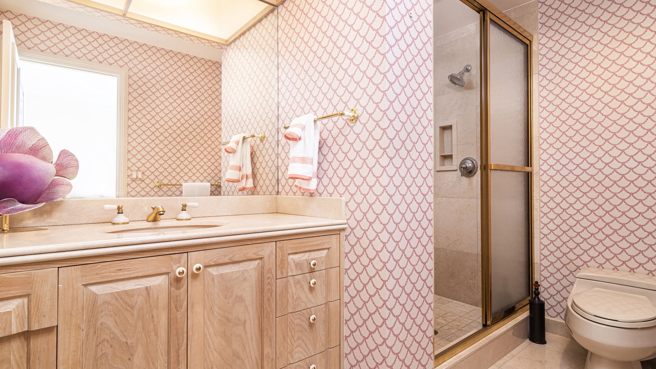 Photo of Bathroom in Park Shore