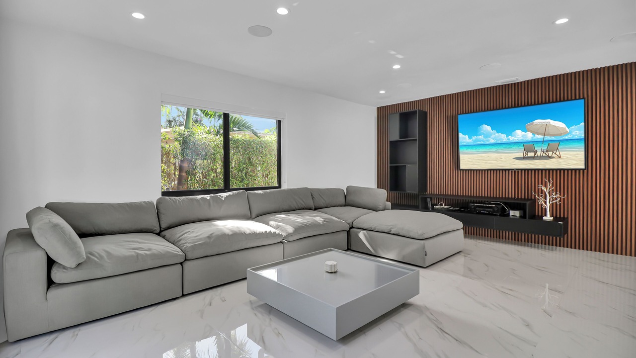 Photo of Livingroom in North Bay Village
