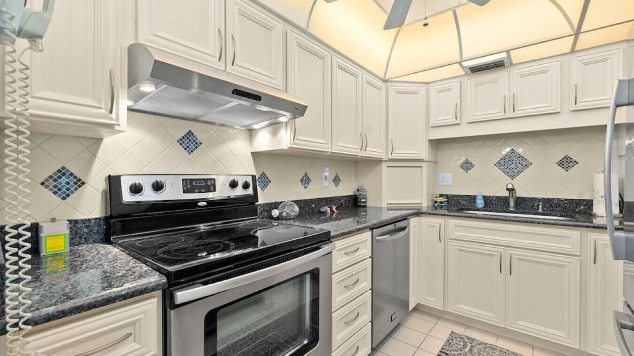 Photo of Kitchen in Ormond-by-the-Sea