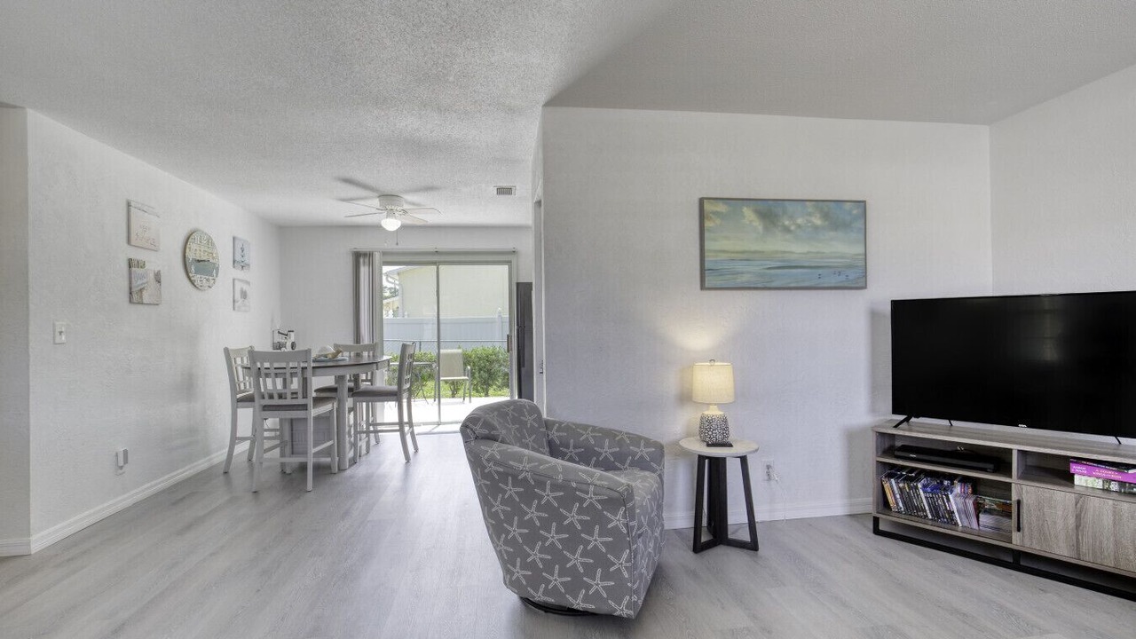 Photo of Livingroom in South Daytona