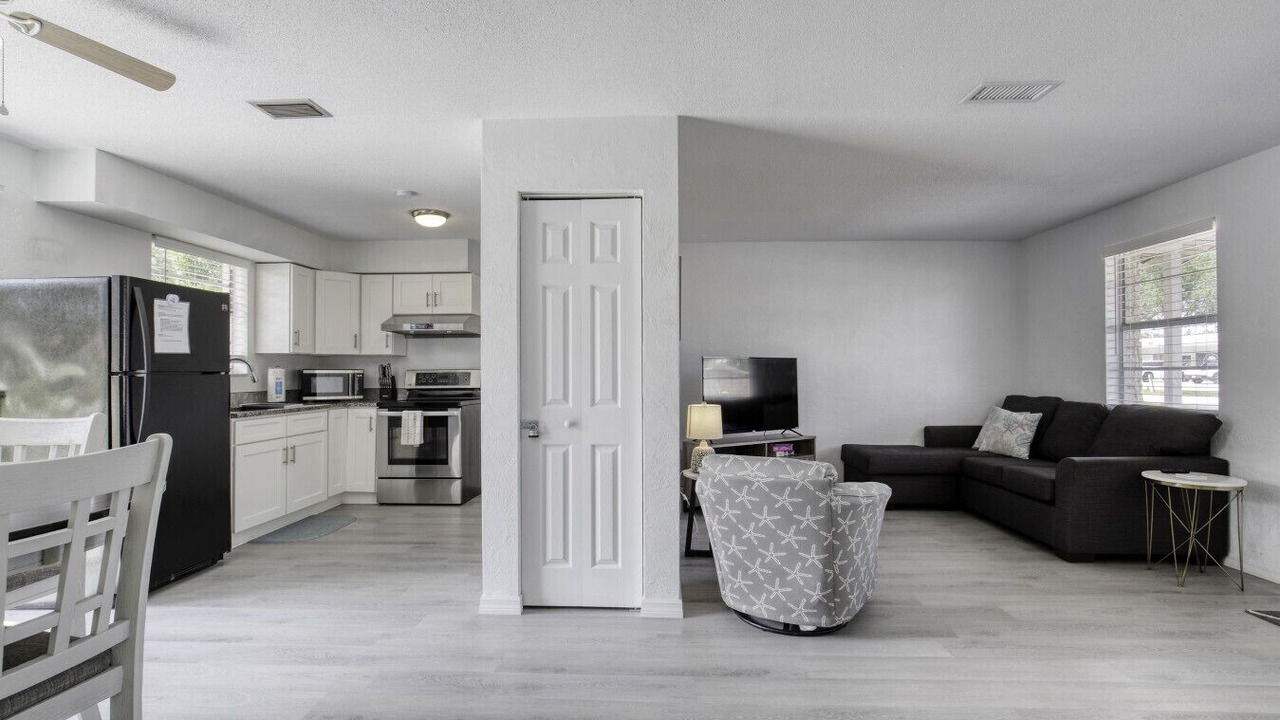 Photo of Livingroom in South Daytona