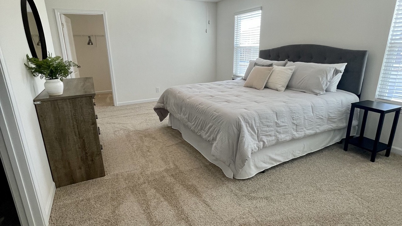 Photo of Bedroom in Oak Ridge