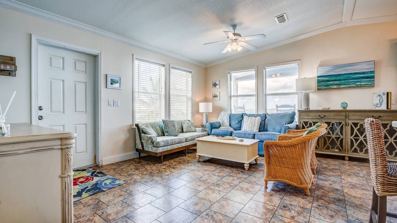 Photo of Bedroom in Long Beach Estates