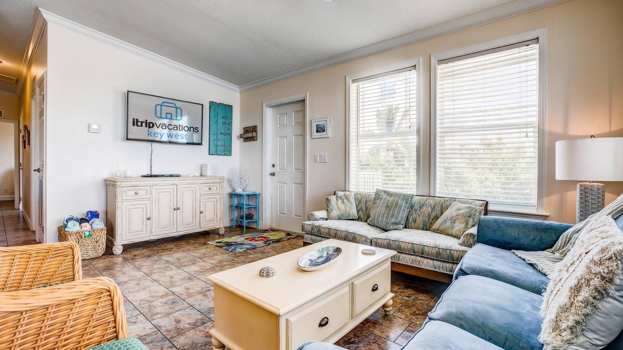 Photo of Bedroom in Long Beach Estates
