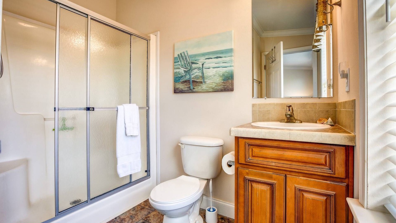 Photo of Bathroom in Long Beach Estates