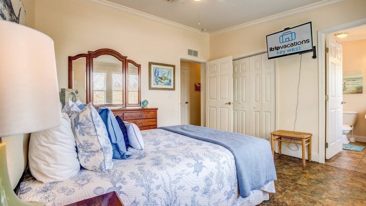 Photo of Bathroom in Long Beach Estates