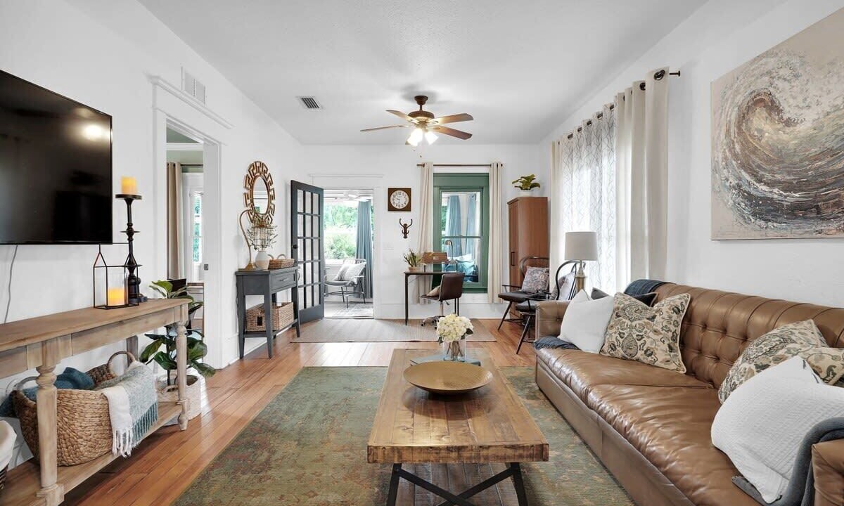 Photo of Livingroom in Avondale