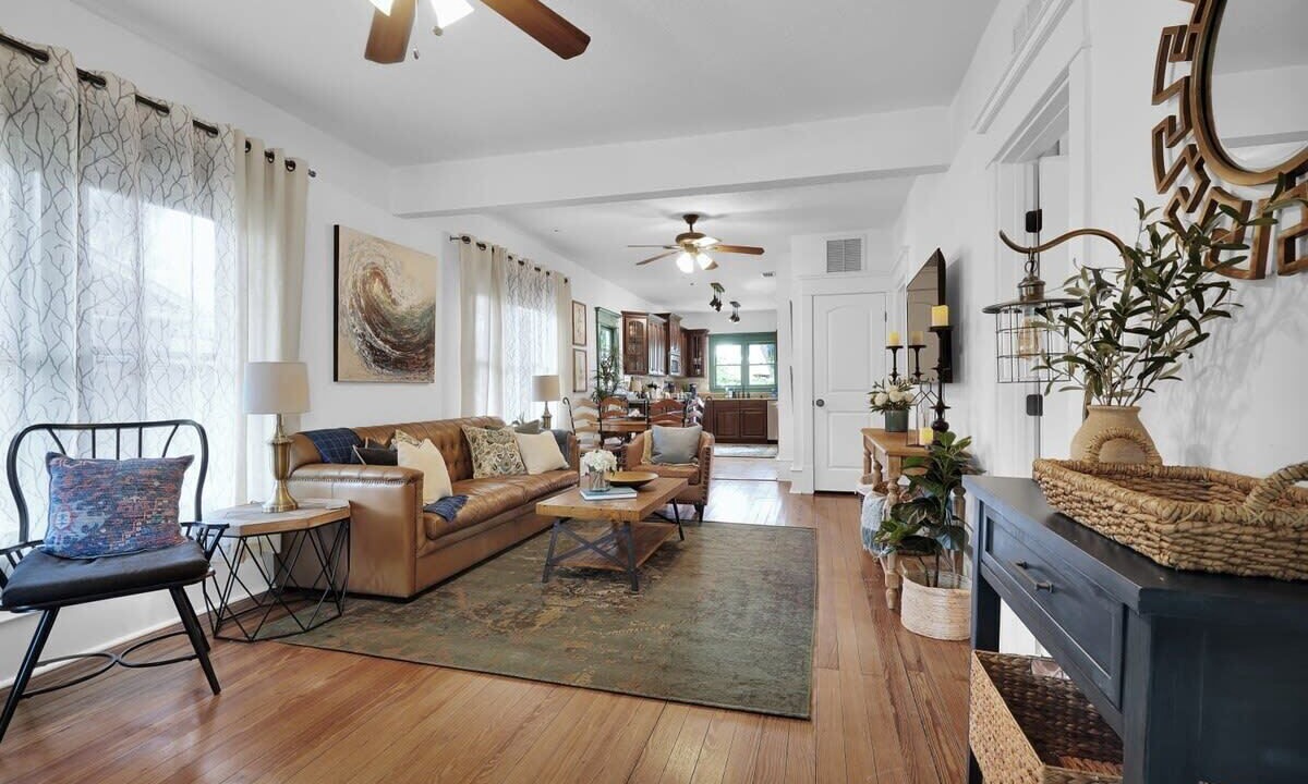 Photo of Livingroom in Avondale