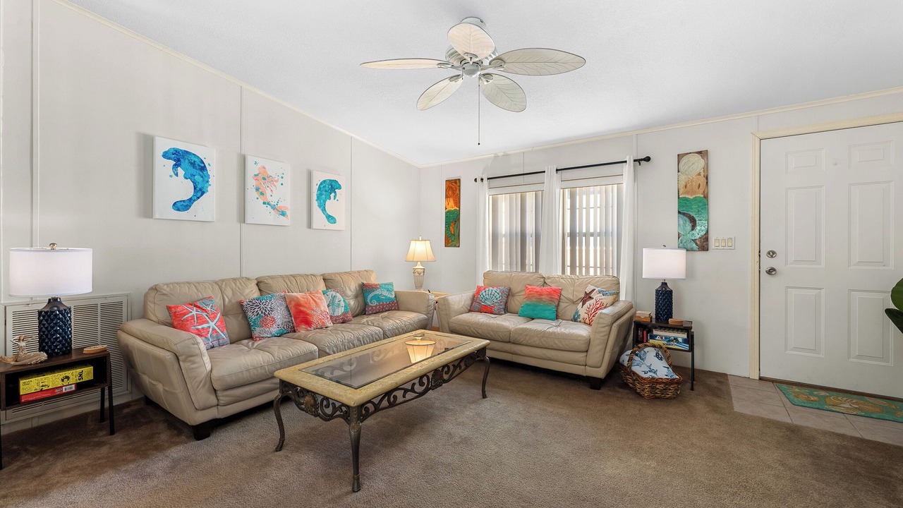 Photo of Livingroom in Weeki Wachee Gardens