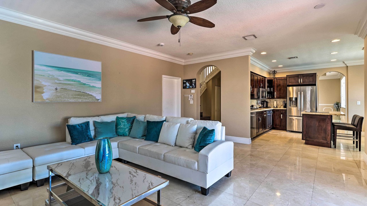 Photo of Livingroom in Ludlam