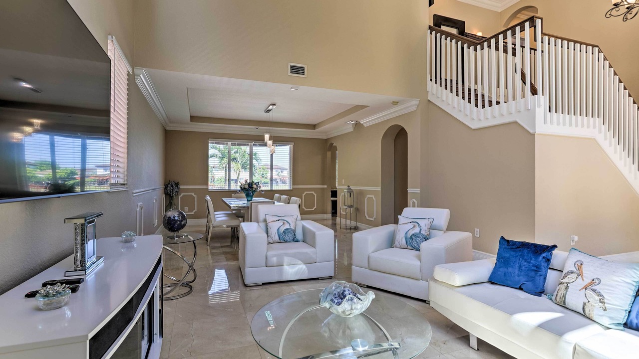 Photo of Livingroom in Ludlam