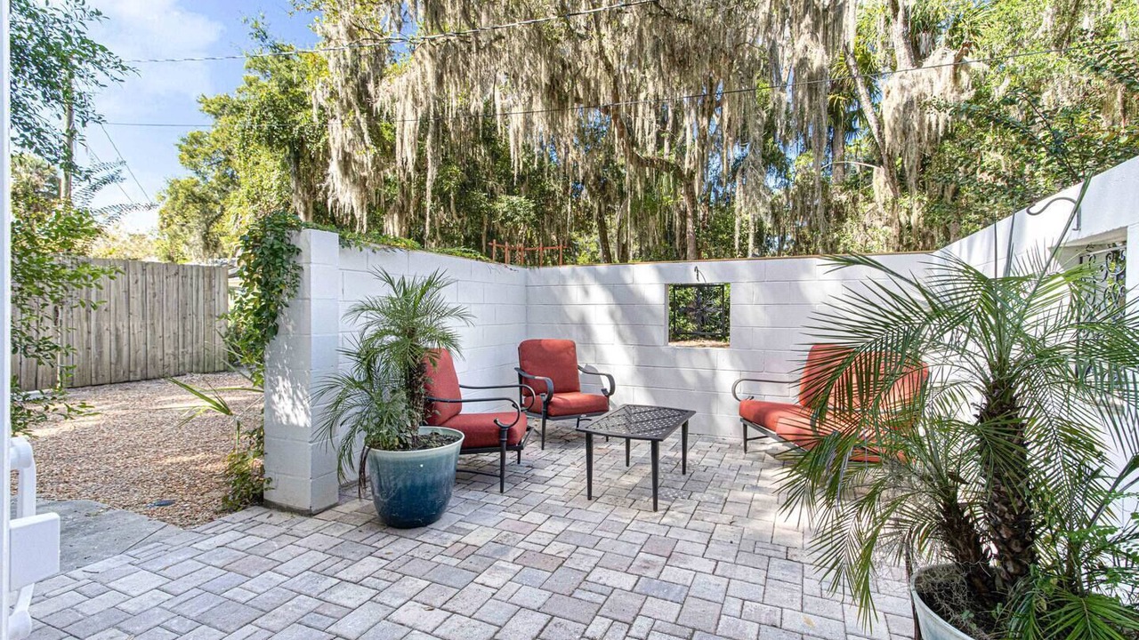Photo of Patio Balcony in Historic District