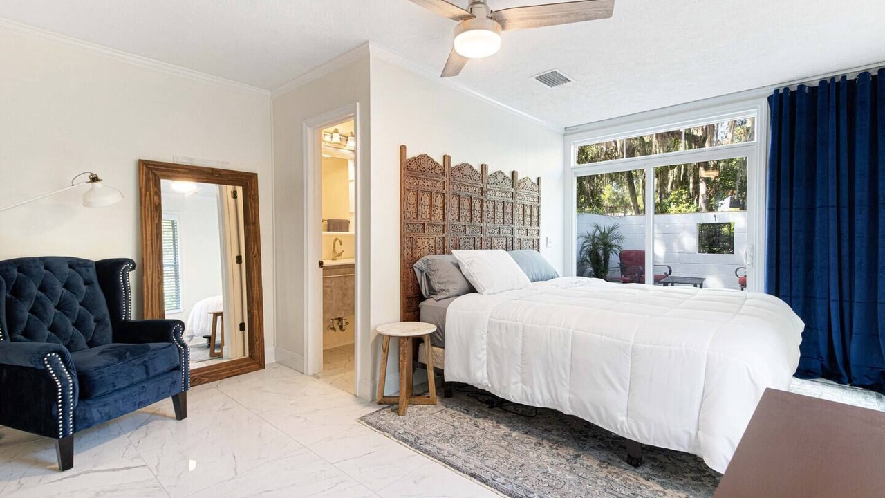 Photo of Bedroom in Historic District
