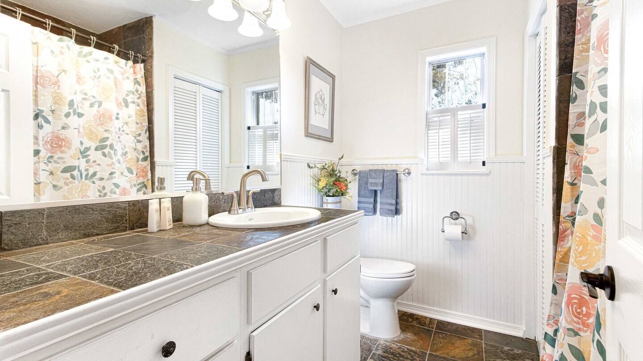 Photo of Bathroom in Historic District
