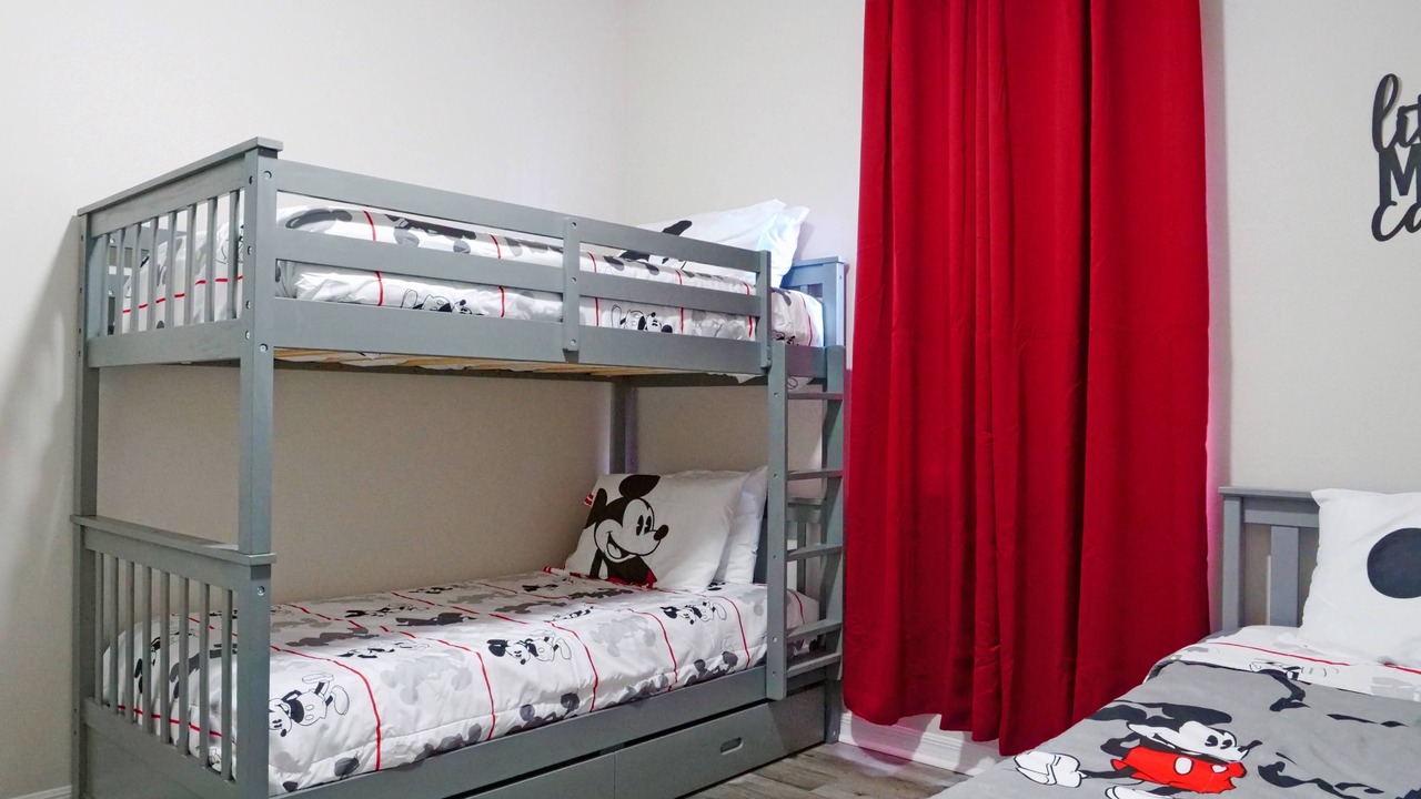 Photo of Bedroom in Florida Pines