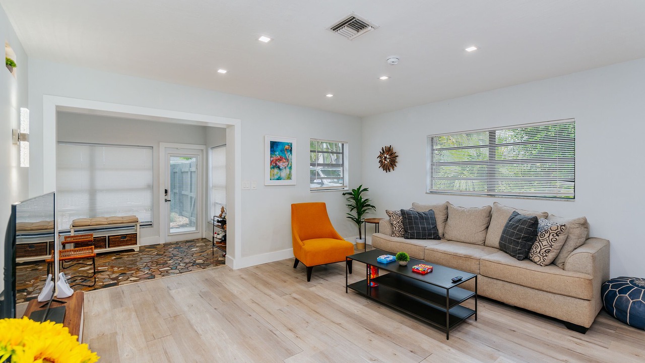 Photo of Livingroom in North Andrews Gardens