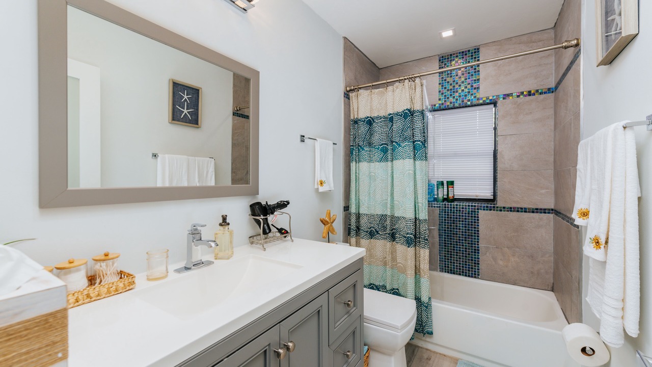 Photo of Bathroom in North Andrews Gardens