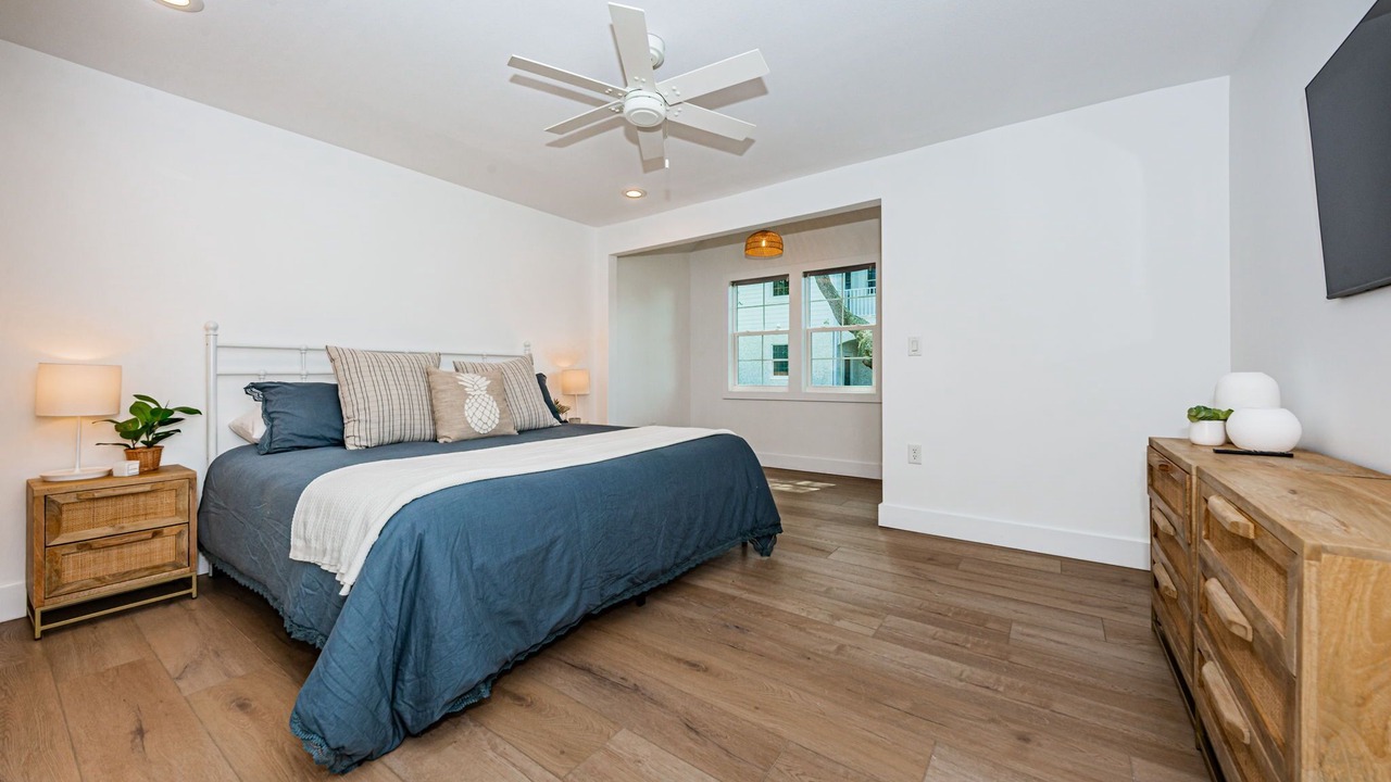 Photo of Bedroom in Crystal Beach