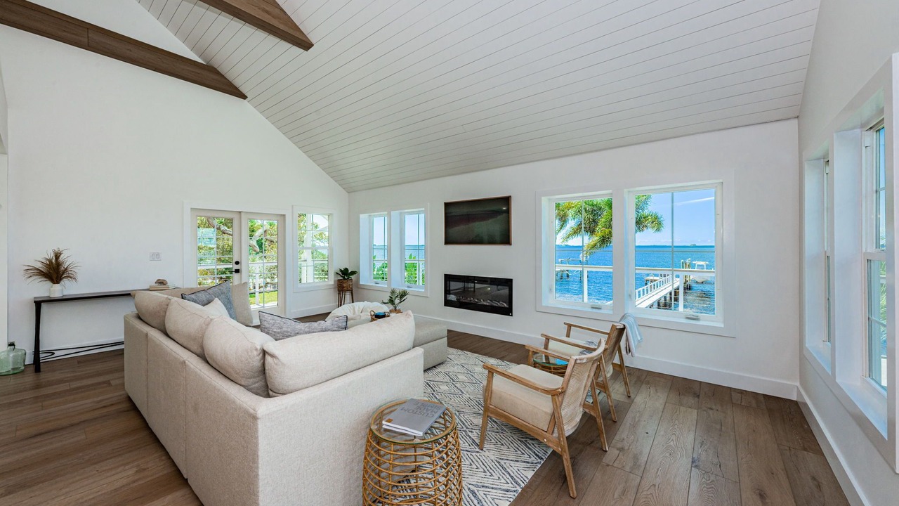 Photo of Livingroom in Crystal Beach