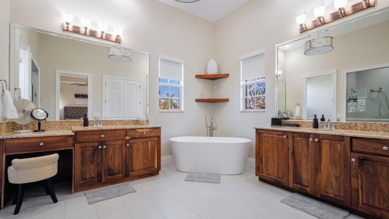 Photo of Bathroom in Pelican Bay