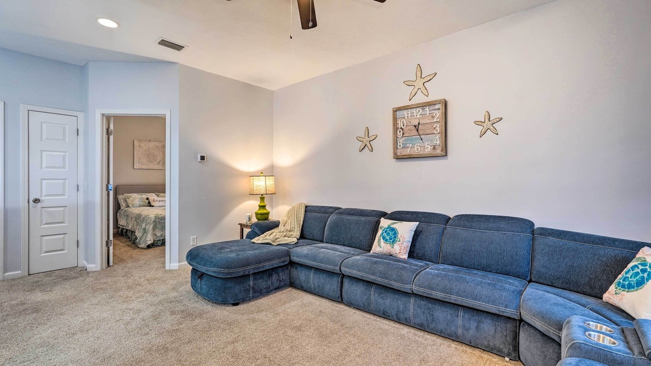 Photo of Livingroom in Thomas Drive