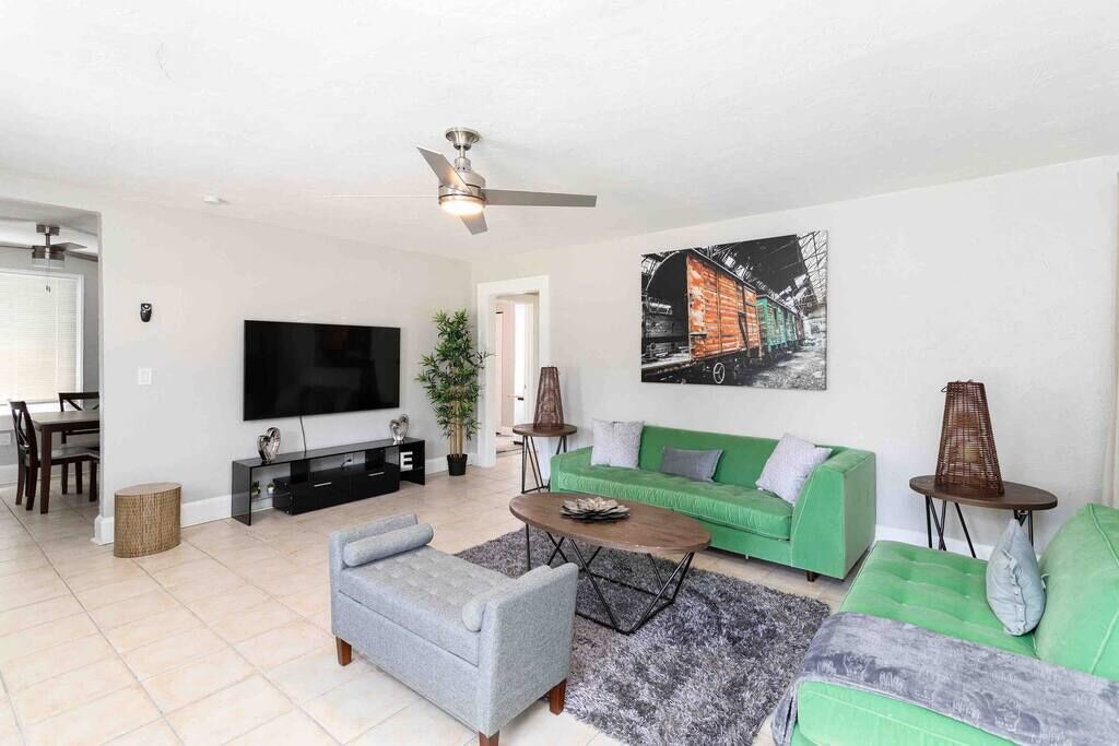 Photo of Bedroom in United Central